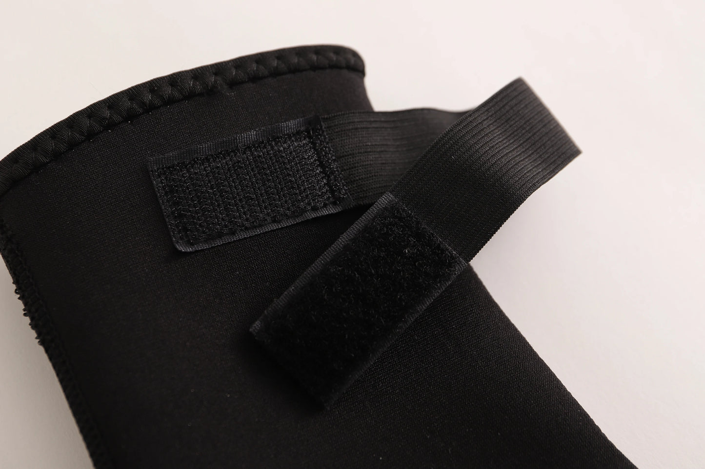 3mm Neoprene Water Socks - Sand Proof Wetsuit Diving Socks for Beach Volleyball, Snorkeling, Swimming & Outdoor Water Sports