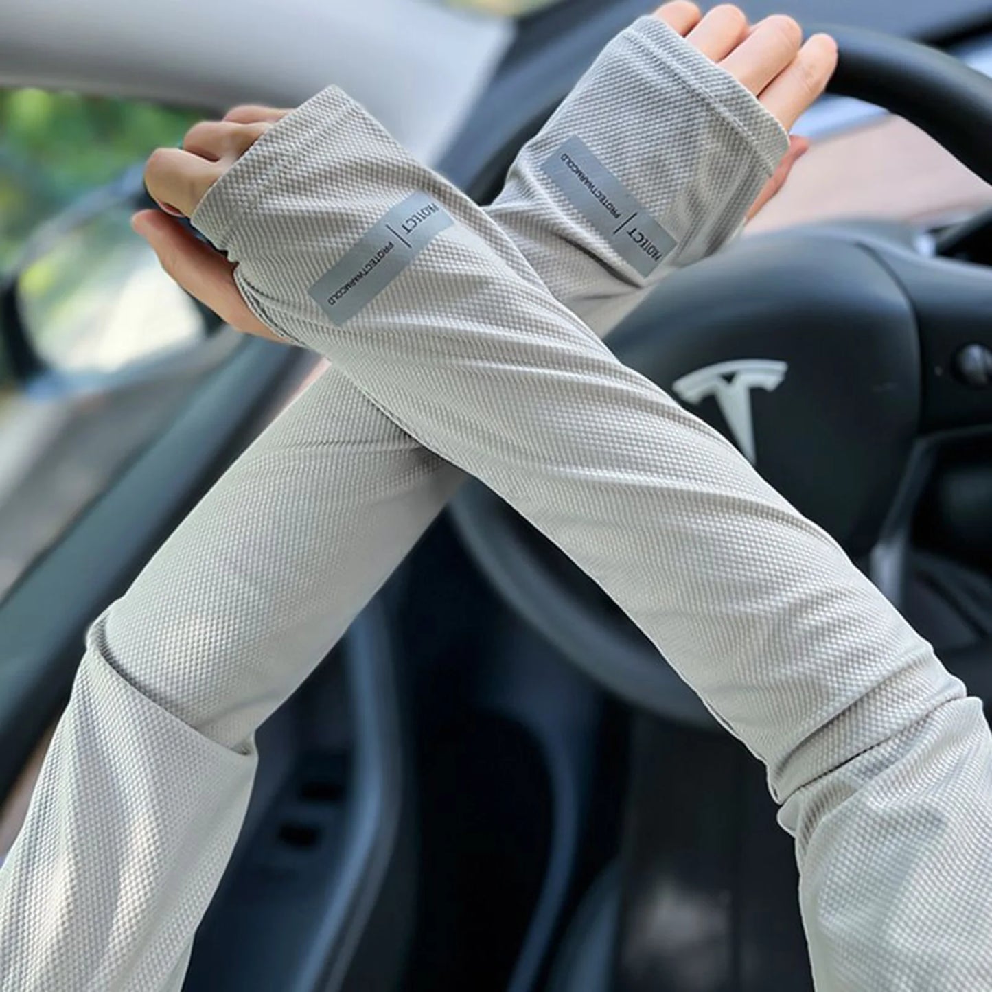 UV Protection Cooling Arm Sleeves - Moisture-Wicking Breathable Compression for Basketball, Golf, and Football