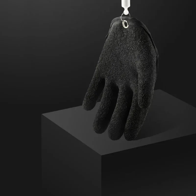 Waterproof Anti-Slip Fishing Gloves with Magnet Release - Puncture & Scrape Protection for Safe Fish Catching