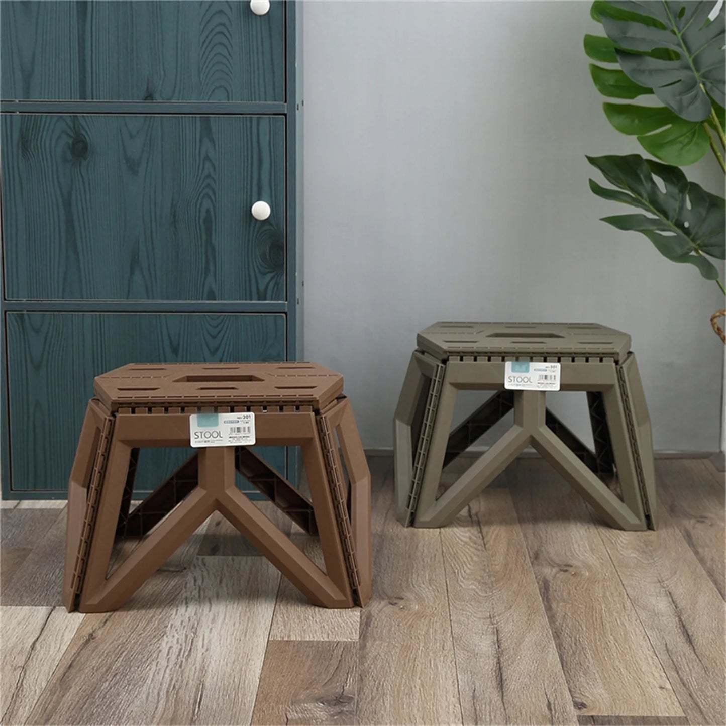 Portable Folding Camping Stool - High Load Bearing Outdoor Chair for Fishing, Beach & Camping