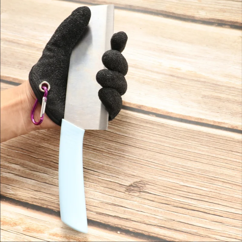 Waterproof Anti-Slip Fishing Gloves with Magnet Release - Puncture & Scrape Protection for Safe Fish Catching