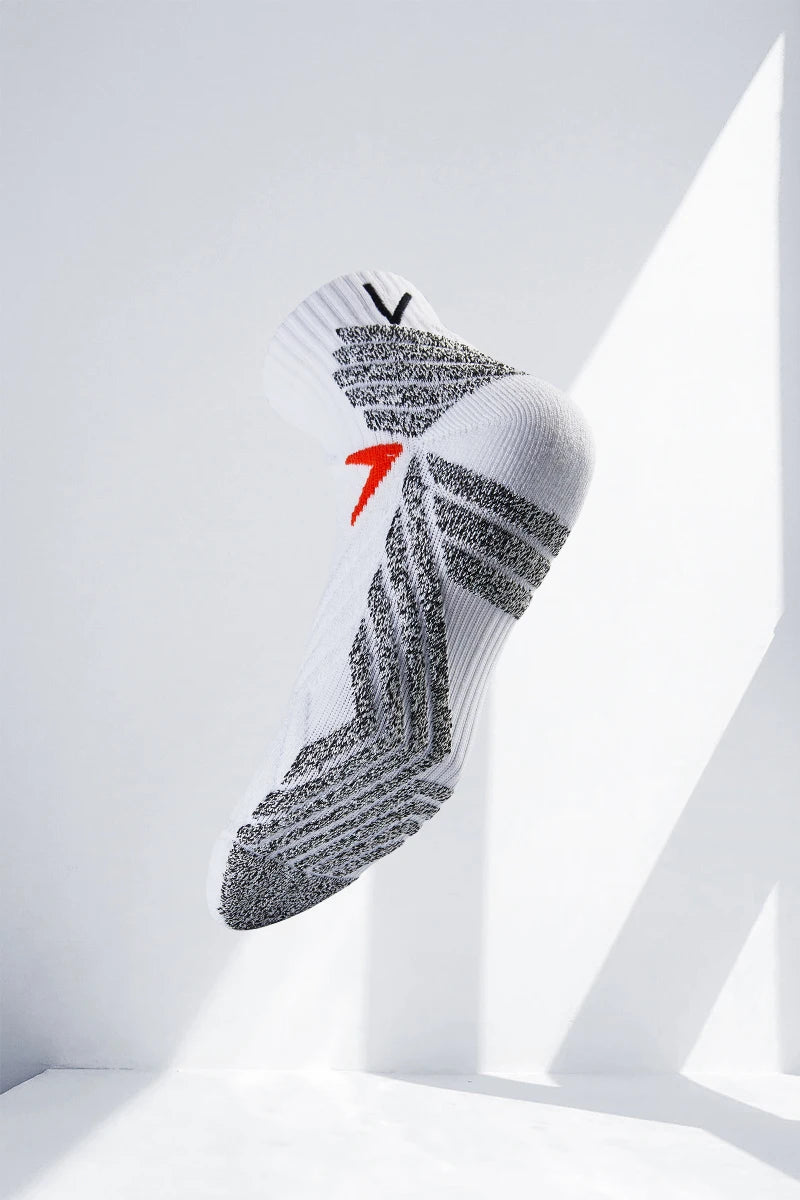 Athletic Performance Socks - Thickened Non-Slip Compression Socks for Basketball, Soccer, Golf & Running (Men & Women)