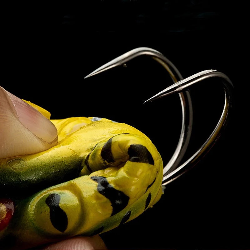 Topwater Bass Fishing Lure - Soft Frog with Double Propeller Legs - Freshwater Bait for Bass, Snakehead & Pike