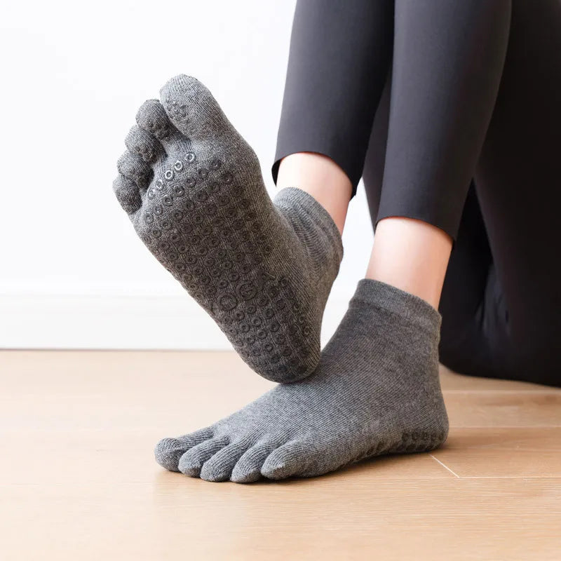Five-Finger Cotton Yoga Socks - Non-Slip Breathable Quick-Dry Sports Socks for Pilates, Dance, Gym & Fitness