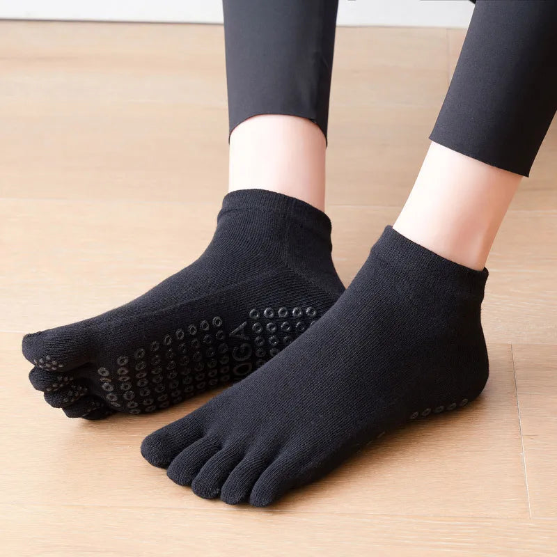 Five-Finger Cotton Yoga Socks - Non-Slip Breathable Quick-Dry Sports Socks for Pilates, Dance, Gym & Fitness