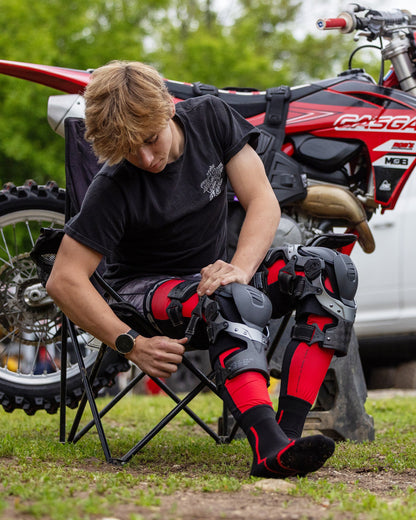 Axis Pro 2025 Knee Brace